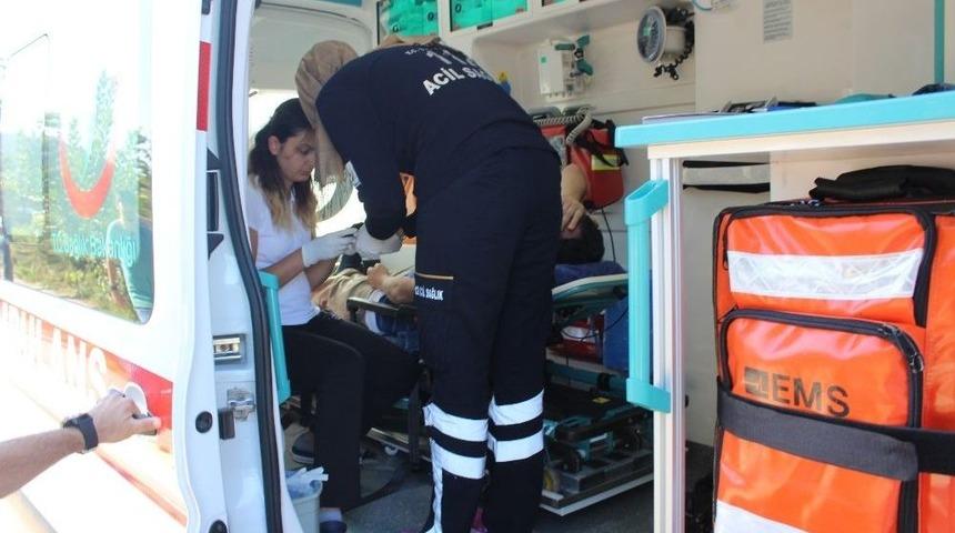 Kontrolden &Ccedil;ıkan Otomobil Su Kanalına U&ccedil;tu: 1 Yaralı