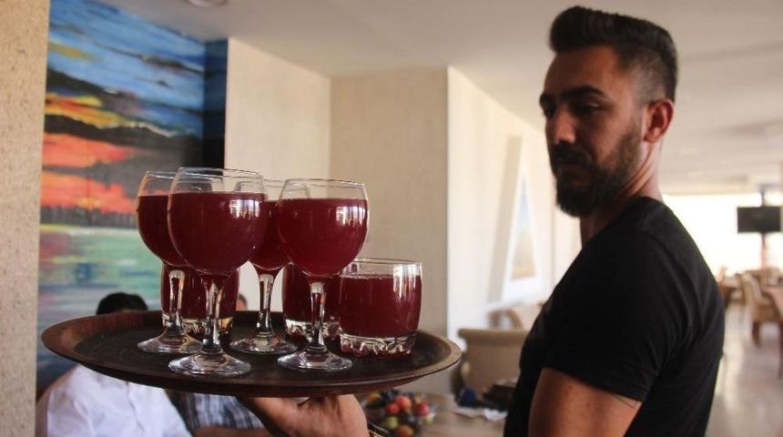 Hoşaf Milli İ&ccedil;ecek Olarak Kafelerde