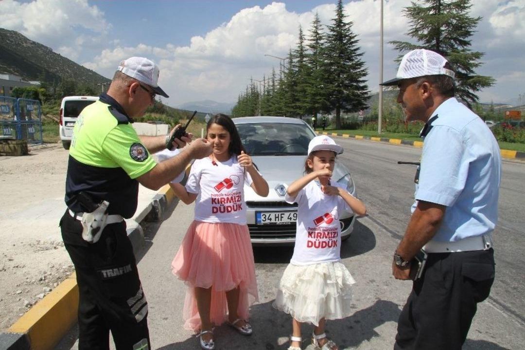 Isparta&rsquo;da Kırmızı D&uuml;d&uuml;k Ve Drone Eşliğinde Bayram Trafiği Denetimleri