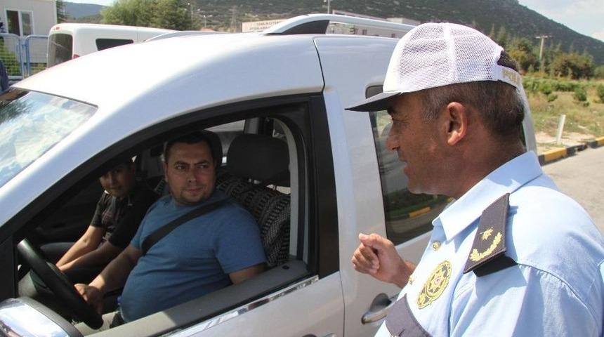 Emniyet Kemeri Takmayan 266 S&uuml;r&uuml;c&uuml;ye 28 Bin 620 Lira Ceza Yazıldı