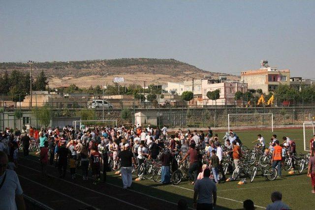 Kilis’te Çocuklar Bayrama Bisiklet Sevinciyle Giriyor