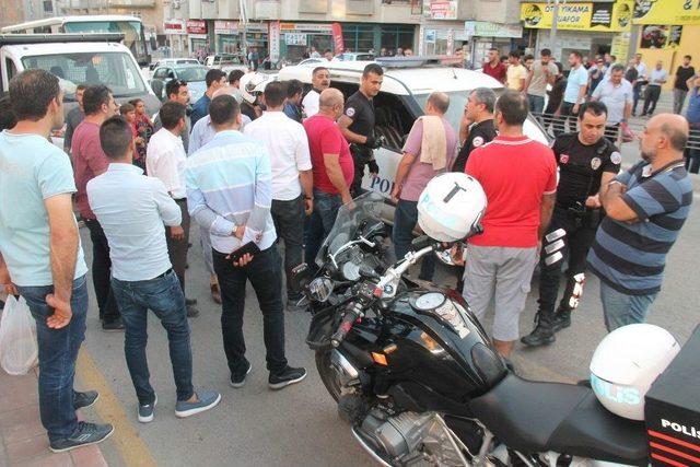 Şüpheli Araçtaki Şahıslar Kavga Çıkardı, 1 Polis Yaralandı