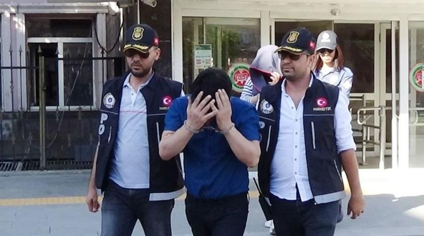 Midesinde Uyuşturucu Taşıyan Rus Uyruklu Kadın Ve 1 Kişi Tutuklandı