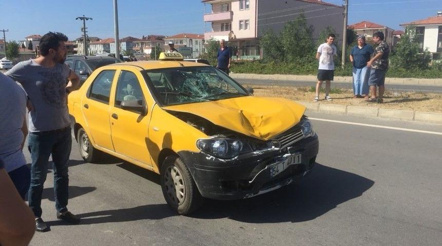 Ticari Taksinin &Ccedil;arptığı Kadın Ağır Yaralandı
