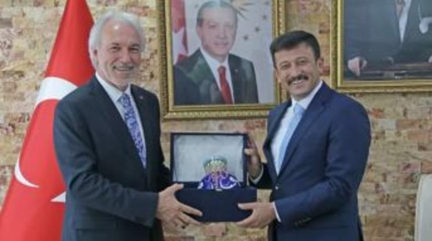 Genel Başkan Yardımcısı Hamza Dağ, Başkan Kamil Sara&ccedil;oğlu&rsquo;nu Ziyaret Etti