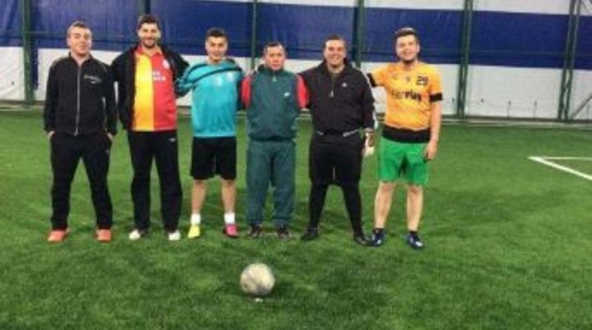 Aslanapa Kapalı Sentetik Halı Sahası Hizmete Açıldı