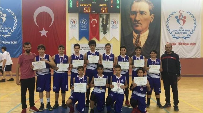 Osmaniye Kız Ve Erkek Basketbol Takımları Yarı Finalde