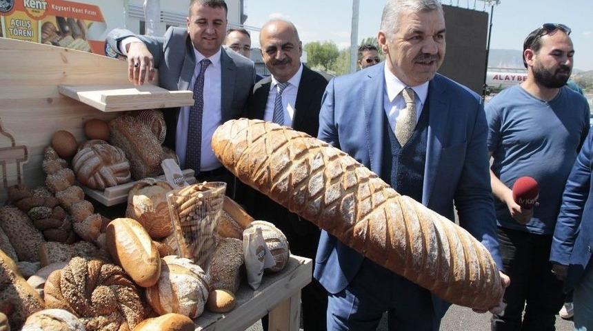 Kayseri B&uuml;y&uuml;kşehir Belediye Başkanı Mustafa &Ccedil;elik, "200 Gram Ekmeği 60 Kuruşa Satmaya Devam Edeceğiz"