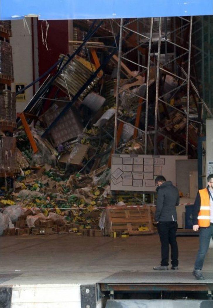 Tuzla Organize Sanayii Bölgesi’nde Bir Depodaki Raflar İşçilerin Üzerine Düştü: 4 İşçi Yaralı G3