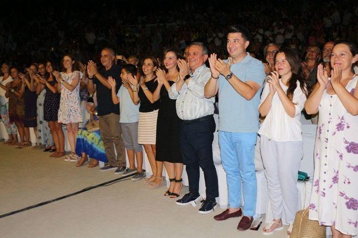 İdil Biret, Kuşadalılarla Buluştu G2