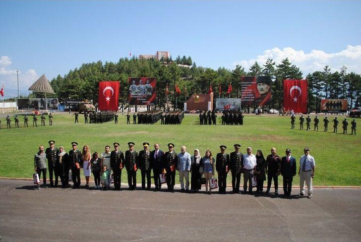 Komando Teğmenler Brövelerini Aldı G4