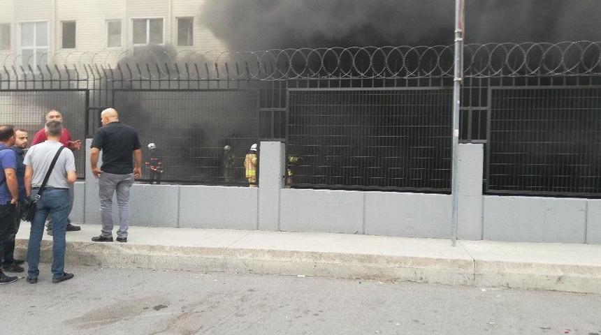 Beylikd&uuml;z&uuml;&rsquo;nde Fabrikada Yangın