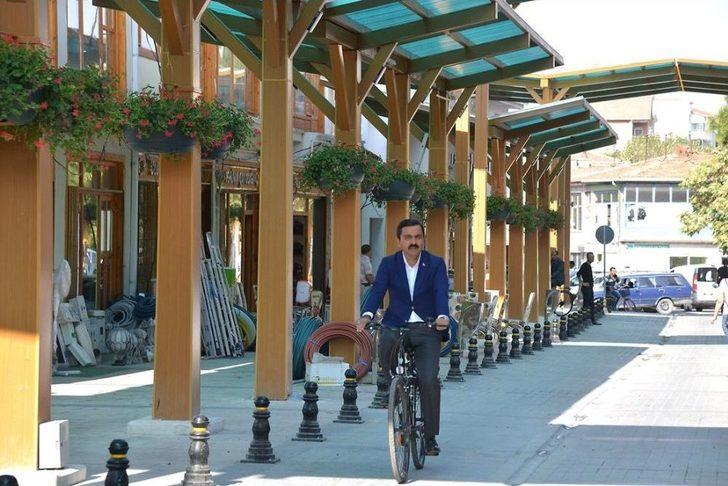 Makam Aracını Terk Eden Başkanlar Bisiklet Turunda Buluşuyor G3