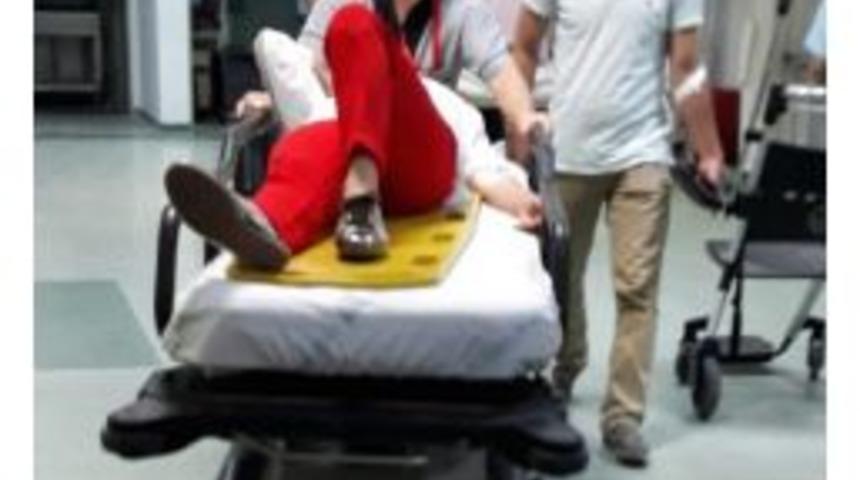 Tır Otomobile Arkadan &Ccedil;arptı: 2 Yaralı