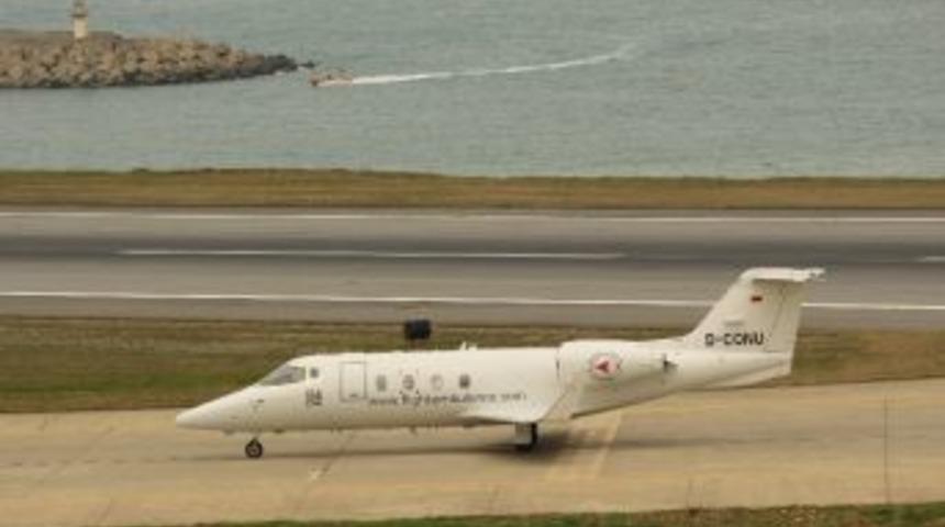 Trabzon’a Dün Acil İniş Yapan Ambulans Uçak Arızası Giderilerek İngiltere’ye Havalandı