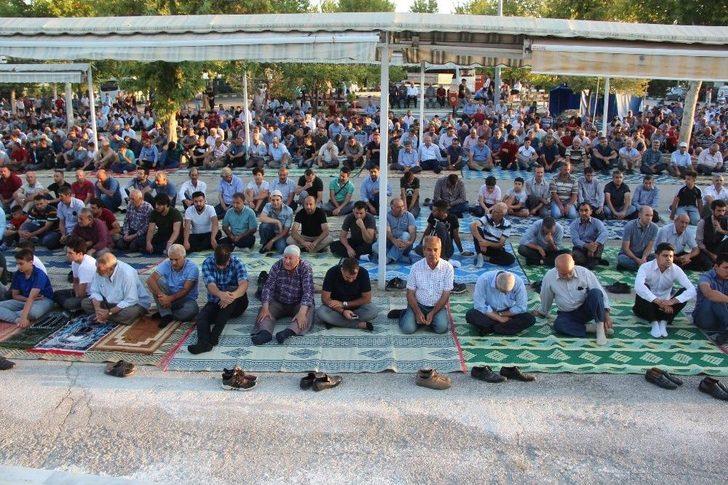 Malatya’da Bayram Namazı G1