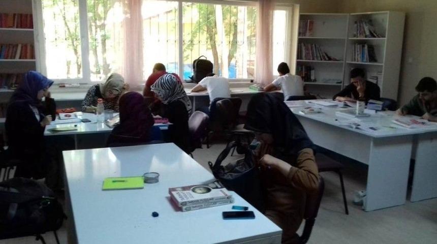 Tatvanlı &Ouml;ğrencilerden K&uuml;t&uuml;phanelere Yoğun İlgi