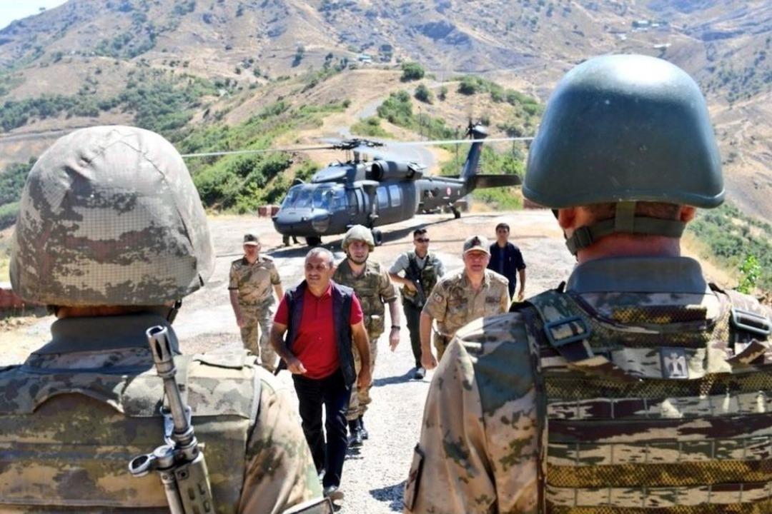 Vali Sonel, Ter&ouml;rle M&uuml;cadelede N&ouml;betteki Kahramanlarla Bayramlaştı