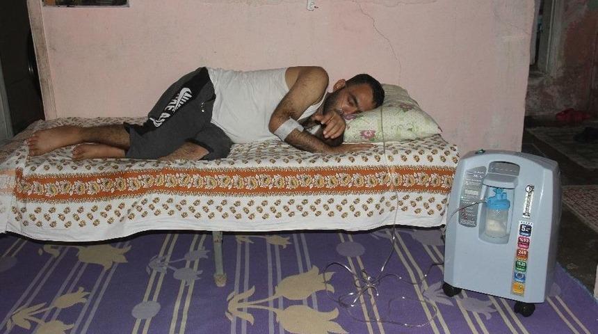 Vali Demirtaş Evde &Ouml;l&uuml;m&uuml; Bekleyen Hastaya Duyarsız Kalmadı