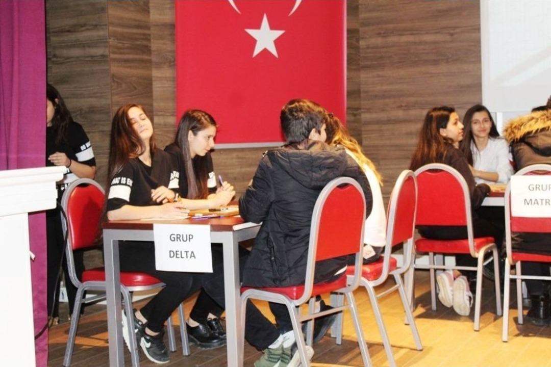 Cunda Mtal&rsquo;de &lsquo;pi&rsquo; G&uuml;n&uuml; Heyecanı