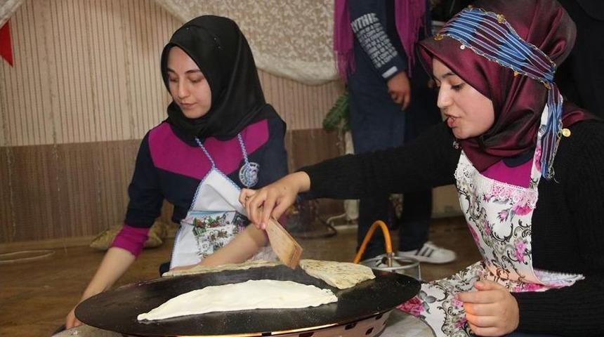 &Ouml;ğrenciler El Ele Oltu&rsquo;dan Afrin&rsquo;e