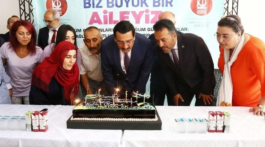 Belediye Başkanı Ak&rsquo;tan Personele Doğum G&uuml;n&uuml; S&uuml;rprizi