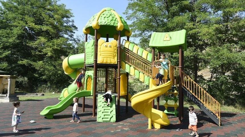 Tekkeköy Belediyesi İlçeyi Parklarla Donatıyor