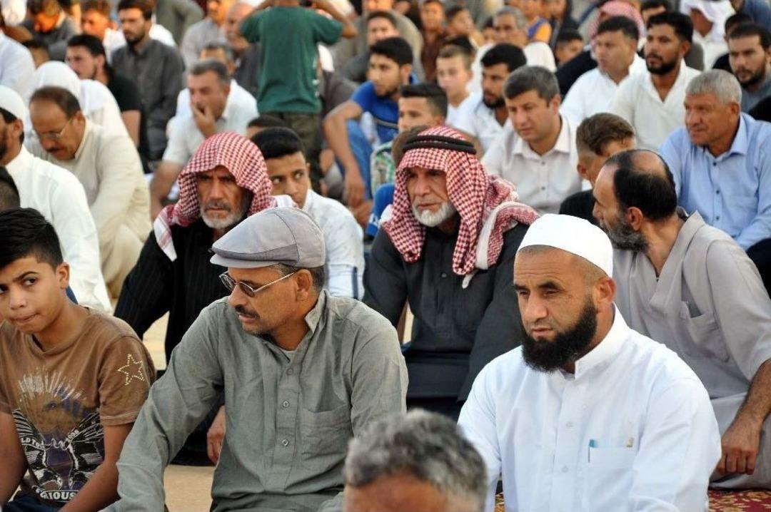 &Ccedil;adır Kentte Bayram Namazı