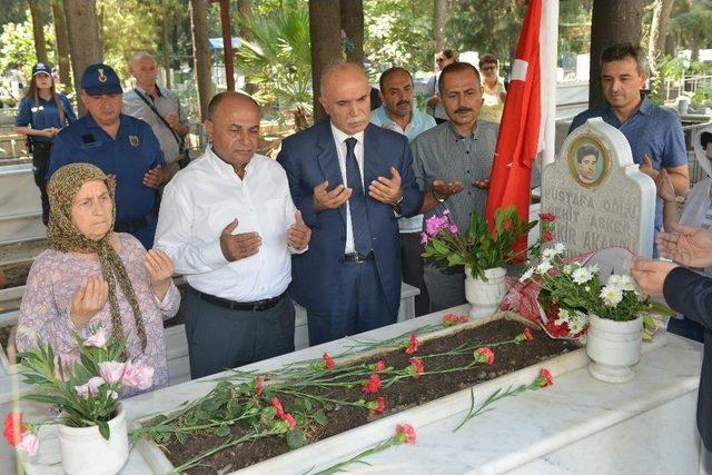 Başkan Arslan, Şehitleri Kabirleri Başında Andı