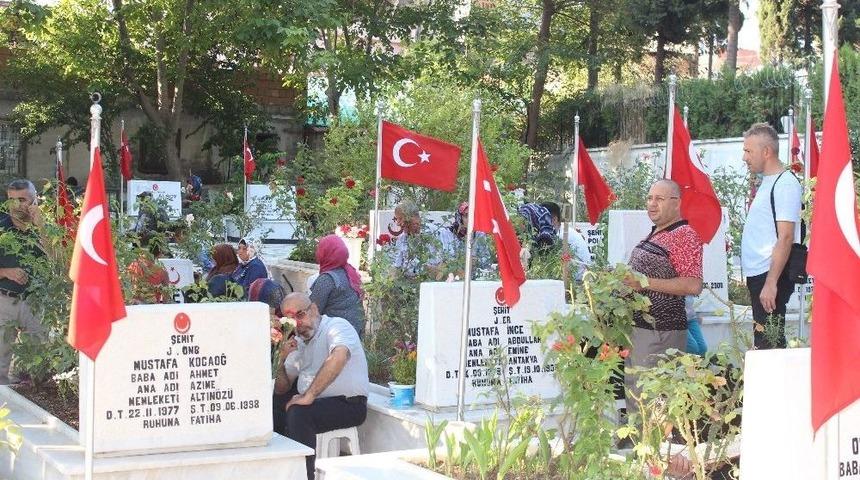 Hatay&rsquo;da Mezarlıklar Doldu Taştı