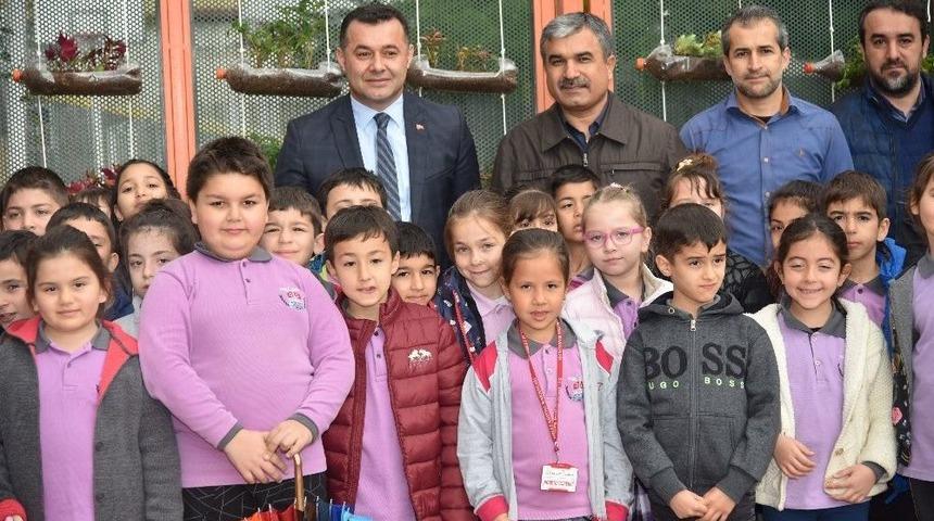 &Ouml;ğrencilerden &ldquo;geri D&ouml;n&uuml;ş&uuml;mden &Ccedil;i&ccedil;ek Bah&ccedil;esi Projesi&rdquo;