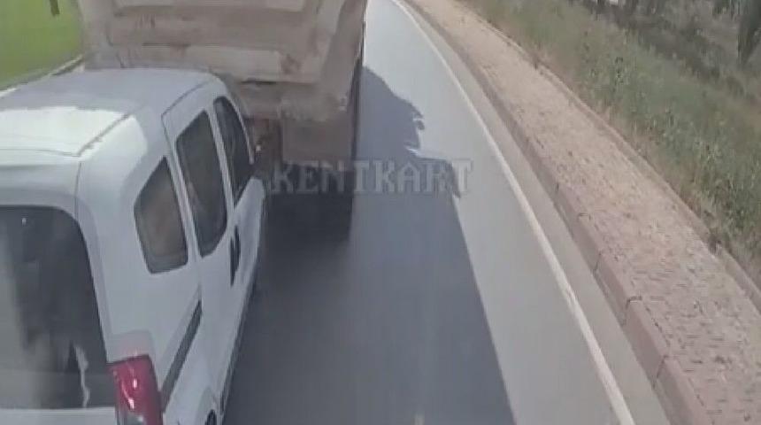 Kızgın S&uuml;r&uuml;c&uuml; G&uuml;venlik Kamerasını Hesap Edemedi