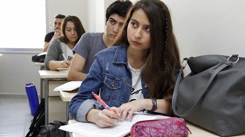 Aziz Nesin Bilgi Ve Eğitim Merkezi’ne Rekor Başvuru