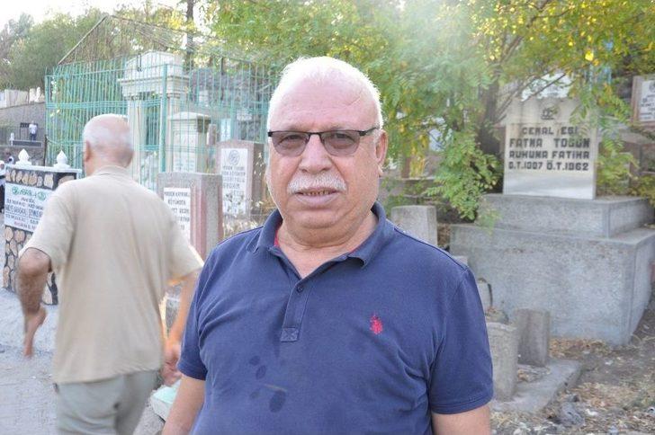 Bayram Sabahı Mezarlıklar Doldu Taştı G5