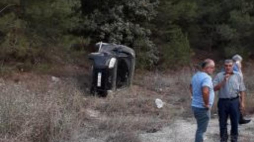 Hafif Ticari Araç Devrildi: 2 Yaralı