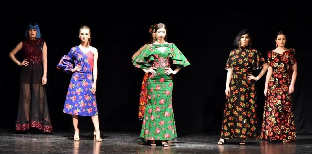 Pazen Manisa&rsquo;daki Defilede &Ccedil;i&ccedil;ek A&ccedil;tı