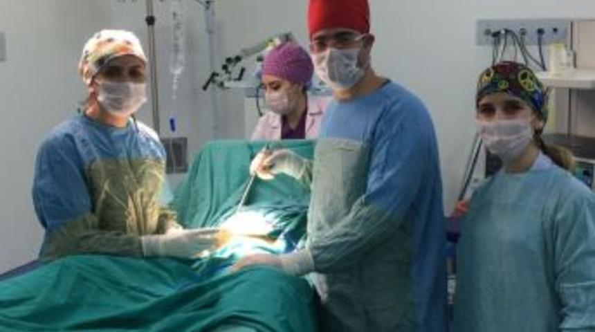 Karnındaki Kitleden &Ccedil;ıkanlar Doktorları Bile Şoke Etti