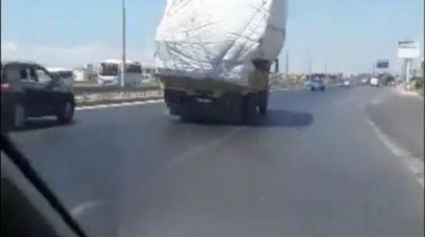 Manavgat-antalya Karayolu&rsquo;nda Kamyonun Tehlikeli Yolculuğu