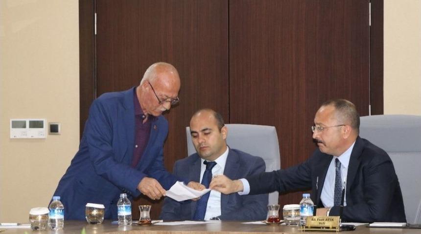 Vali Atik, Halk G&uuml;n&uuml;&rsquo;nde Sorunları Dinledi