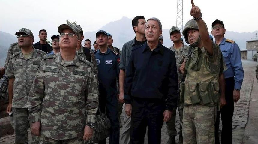 Bakan Akar, Kurban Bayramı&rsquo;na Hakkari&rsquo;de Girdi