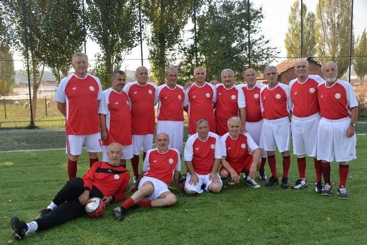 Şöhretler Karması Yeşil Sahalarda Buluştu G1