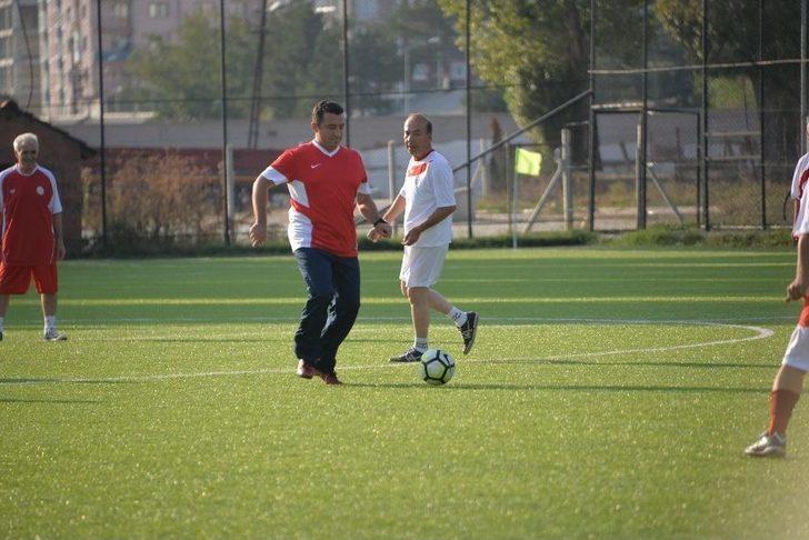 Şöhretler Karması Yeşil Sahalarda Buluştu G3