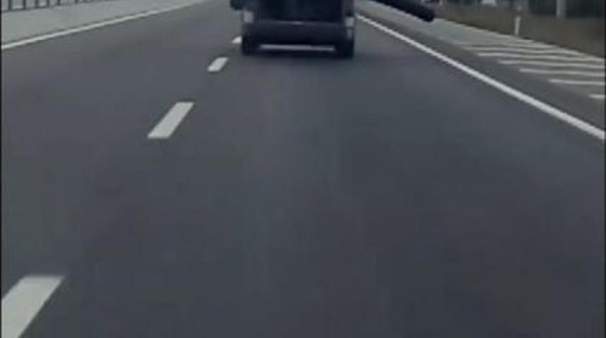 S&uuml;r&uuml;c&uuml;n&uuml;n Y&uuml;k Taşıma Y&ouml;ntemi G&ouml;renleri Şaşkına &Ccedil;evirdi