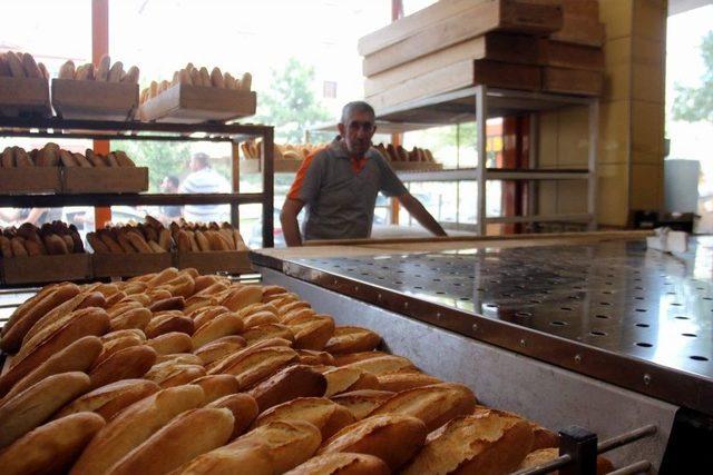 Ülkü Ocakları Kayseri’de Askıda Ekmek Kampanyasını Başlattı