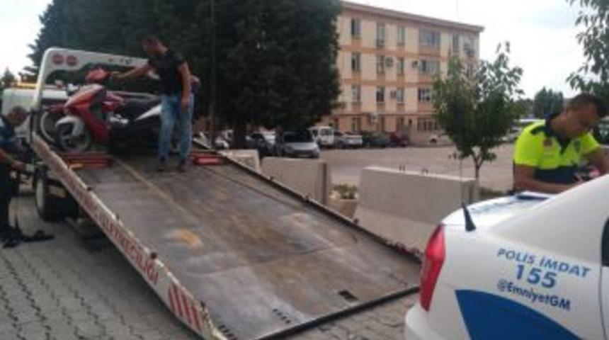 Gediz&rsquo;de Plakasız Ve Eksik Evraklı Motosikletler Toplandı