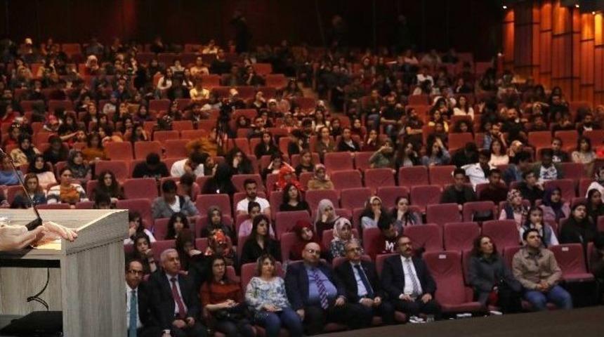 B&uuml;y&uuml;kel&ccedil;i Ke&ccedil;eci&rsquo;den &Ccedil;anakkale Zaferi Konferansı