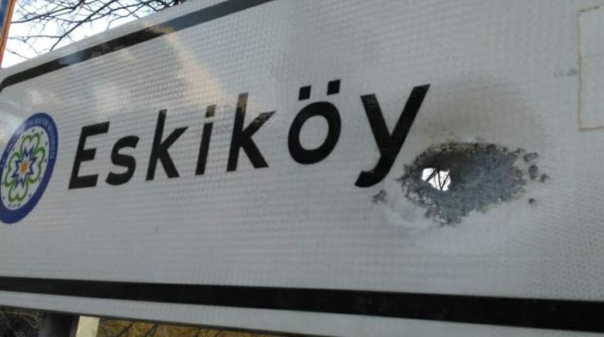 Trafik Tabelası Değil, Hedef Tahtası