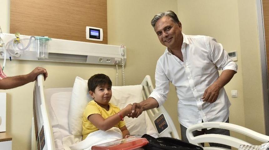 Başkan Uysal&rsquo;dan S&uuml;nnet &Ccedil;ocuklarına Ziyaret