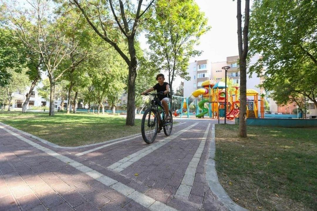 Nil&uuml;fer Parklarıyla G&uuml;zelleşiyor