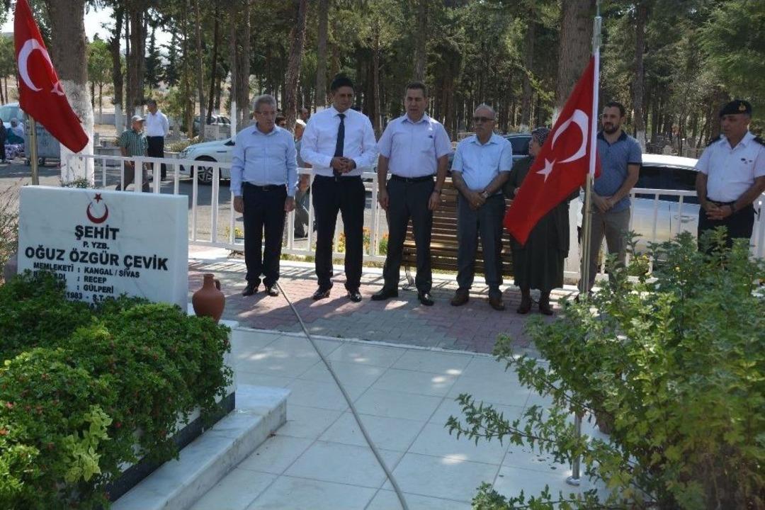 Aliağa Protokol&uuml;nden Şehitlik Ziyareti